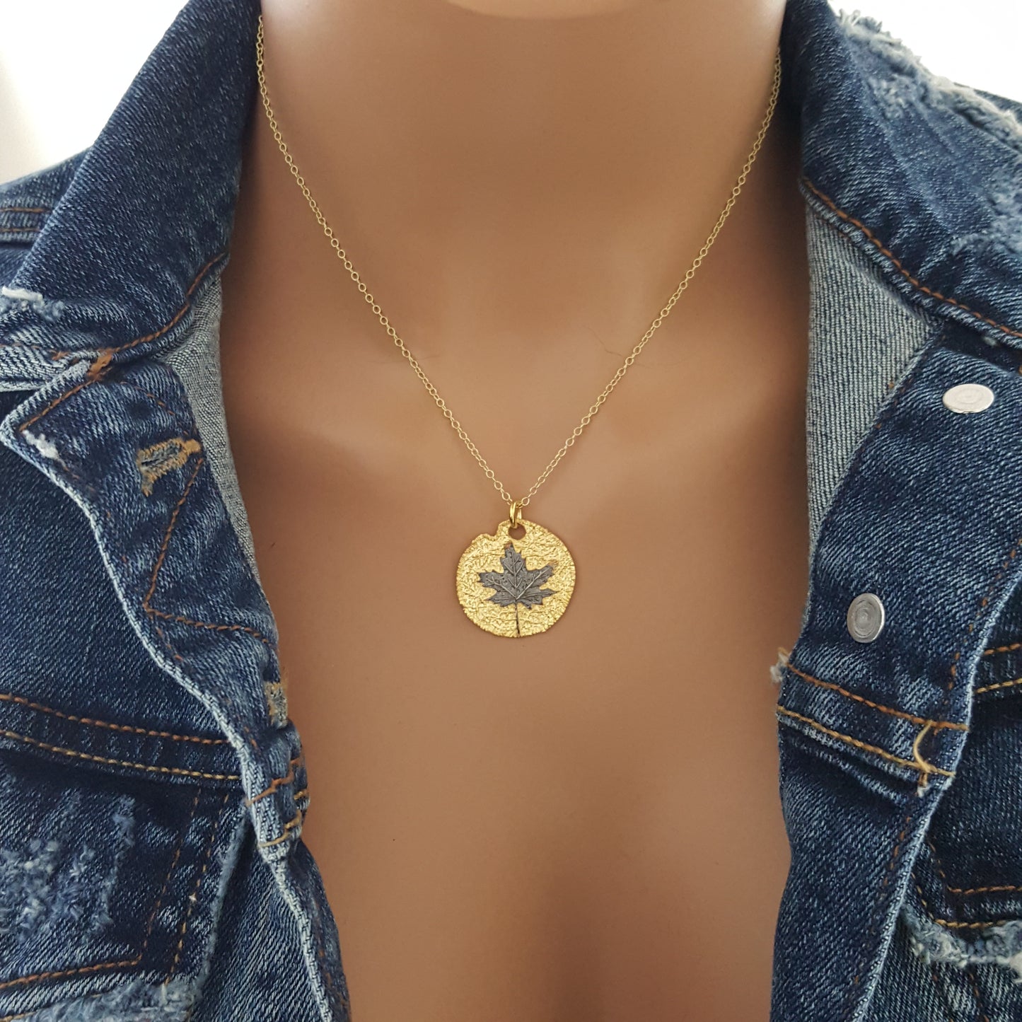 925 Sterling Silver Maple Leaf Medallion Necklace