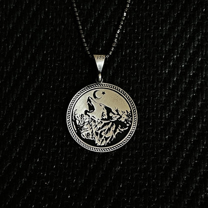 Sterling Silver Howling Wolf Men Necklace