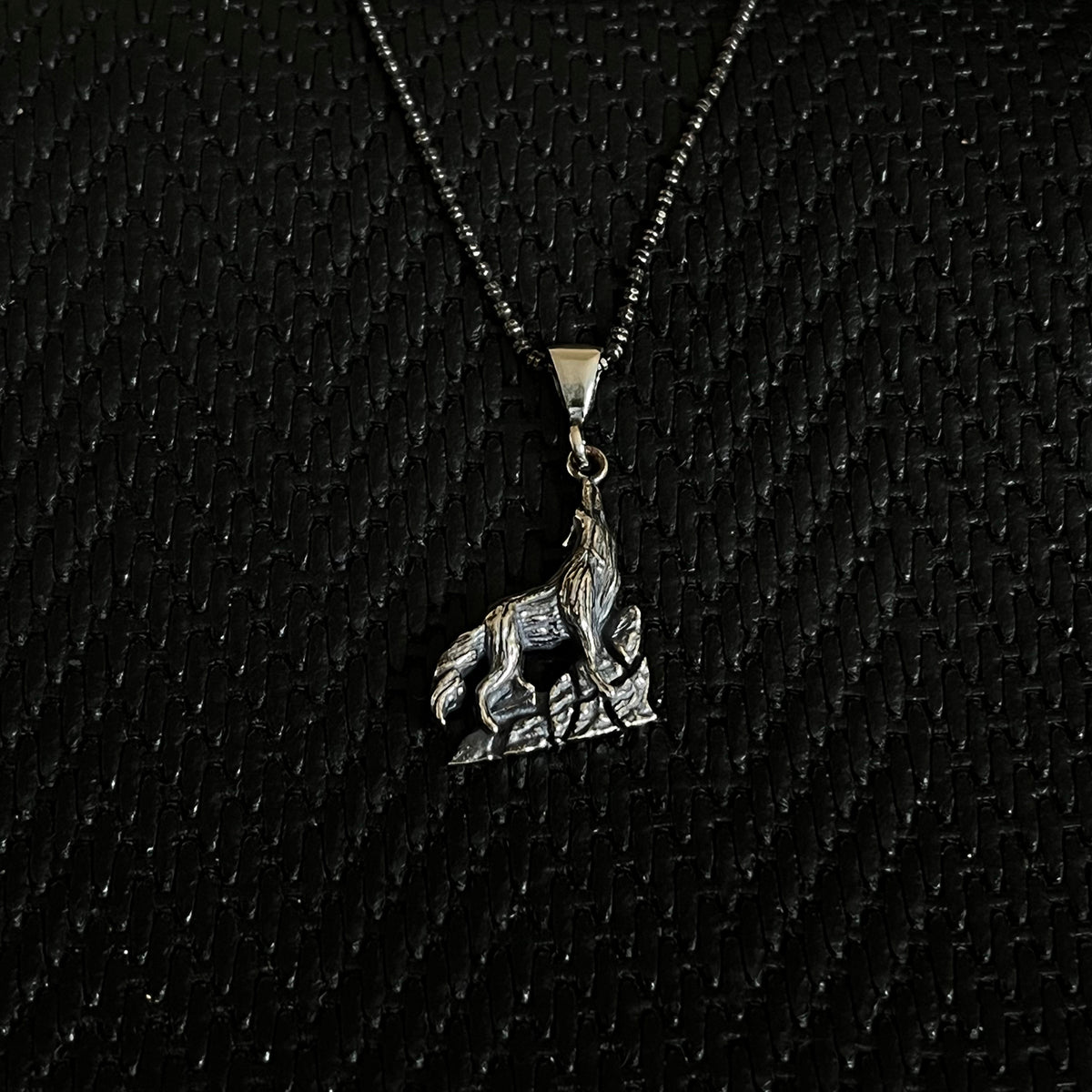 Sterling Silver Howling Wolf Men Necklace